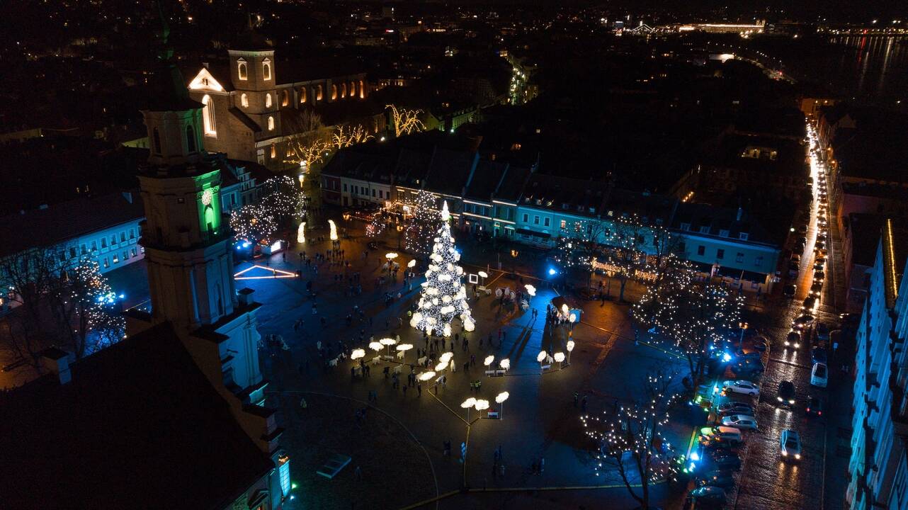 Šventinės Kauno Kalėdų eglės įžiebimo akimirkos