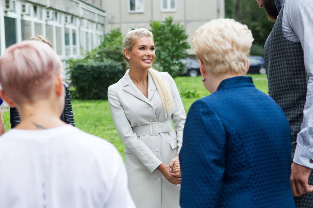 D. Grybauskaitė ir J. Valančiūnas atidarė paauglių dienos namus