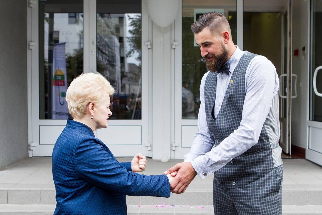 D. Grybauskaitė ir J. Valančiūnas atidarė paauglių dienos namus