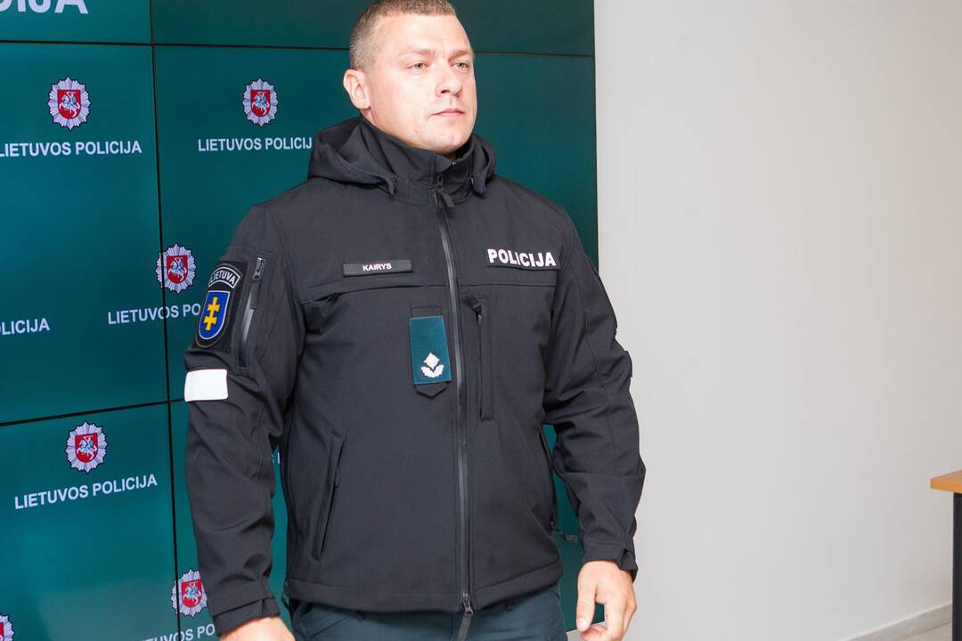 Policija pristatė naujas pareigūnų uniformas