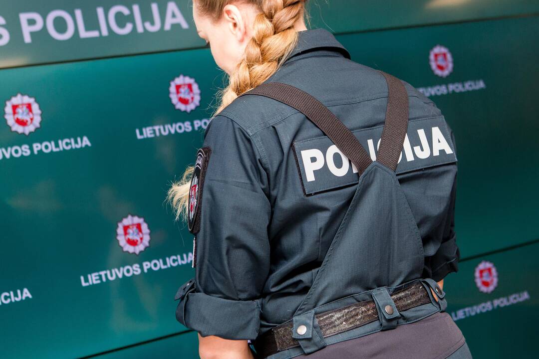 Policija pristatė naujas pareigūnų uniformas