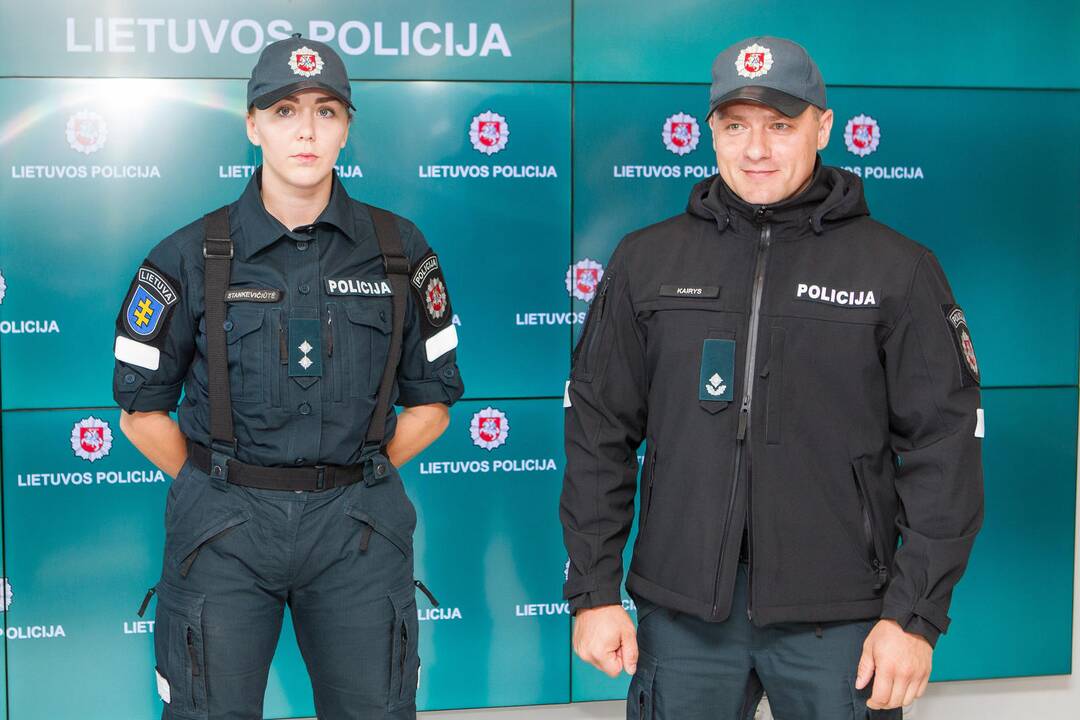 Policija pristatė naujas pareigūnų uniformas