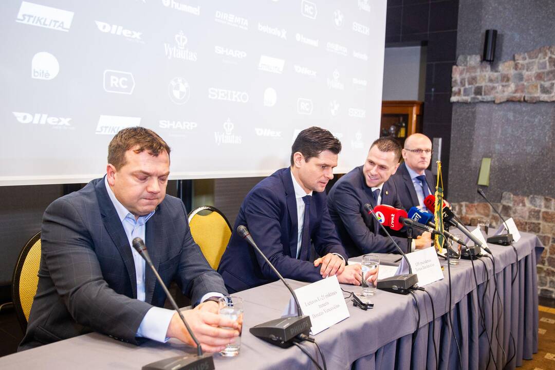 Futbolo rinktinės pristatymo konferencija