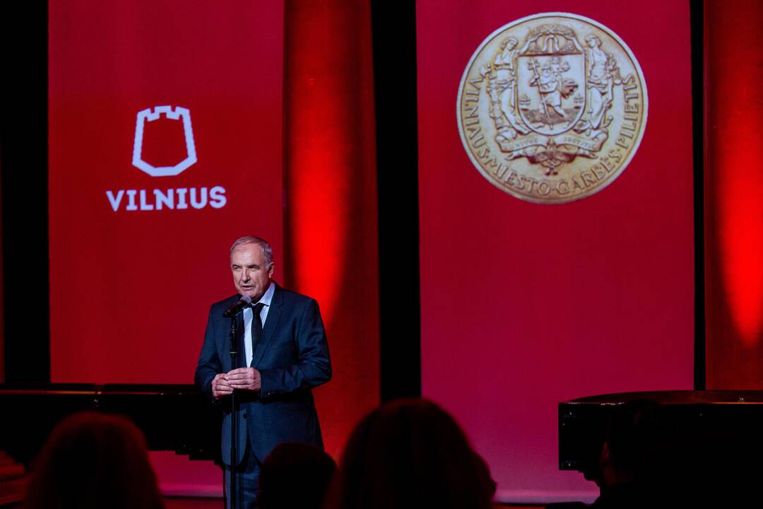 Vilniaus garbės piliečio regalijų įteikimas