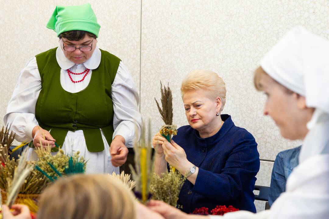 Prezidentė dalyvavo velykinėse edukacinėse dirbtuvėse