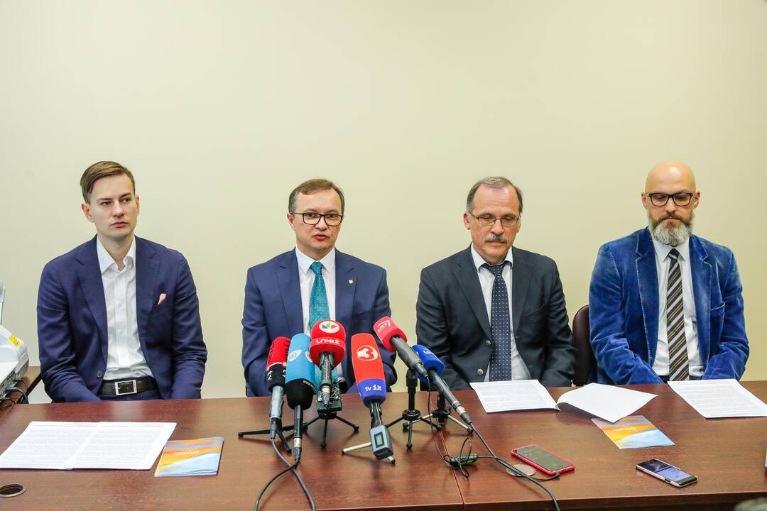 Pirmojo Lietuvoje gama peilio pristatymo ceremonija