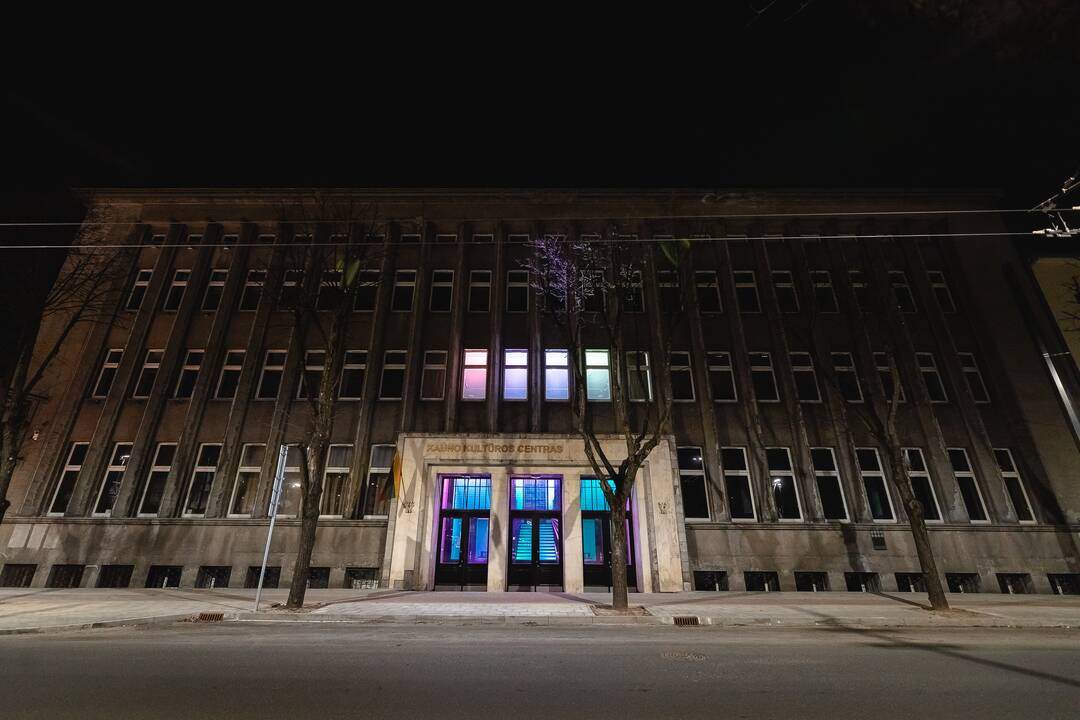 Šviesų instaliacija Kauno kultūros centre