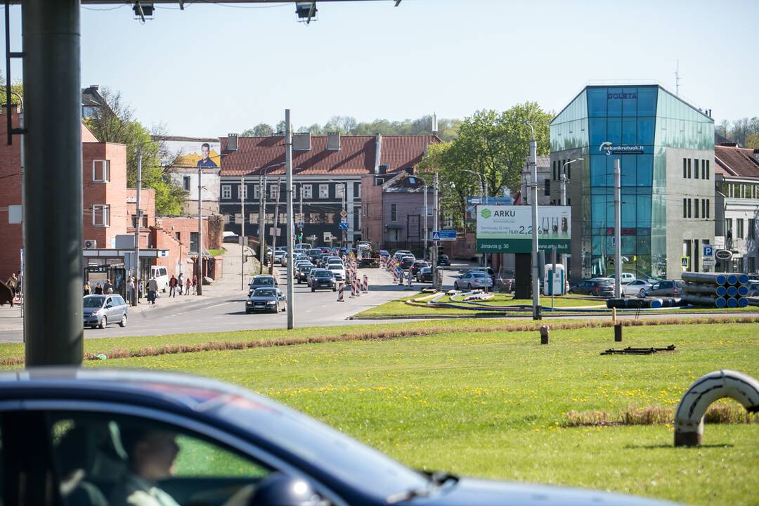 Eismo spūstys prieš Kauno pilies žiedinės sankryžos rekonstrukciją