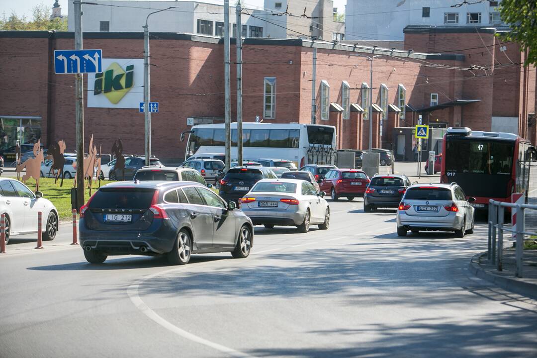 Eismo spūstys prieš Kauno pilies žiedinės sankryžos rekonstrukciją
