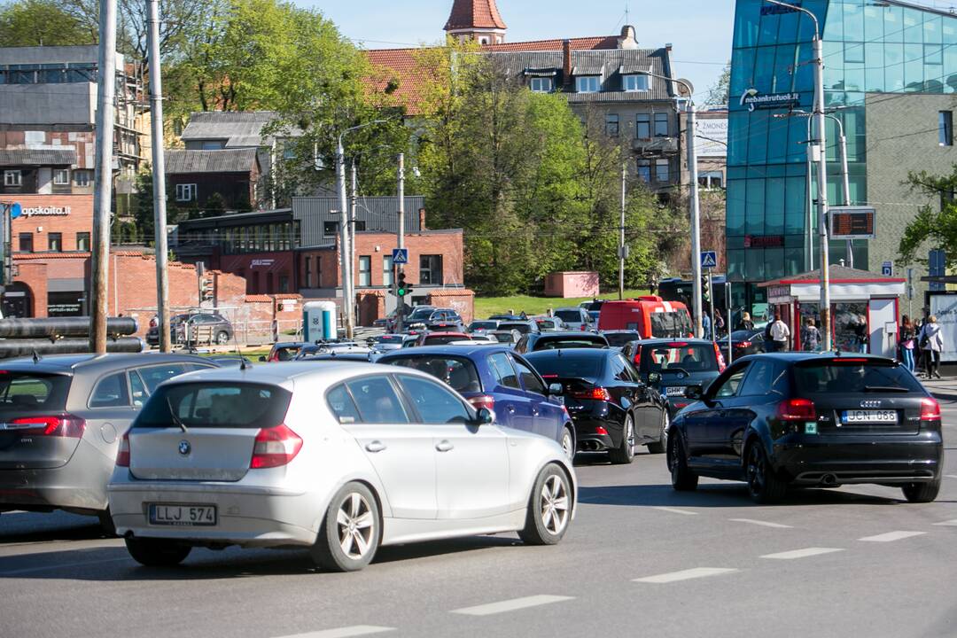 Eismo spūstys prieš Kauno pilies žiedinės sankryžos rekonstrukciją
