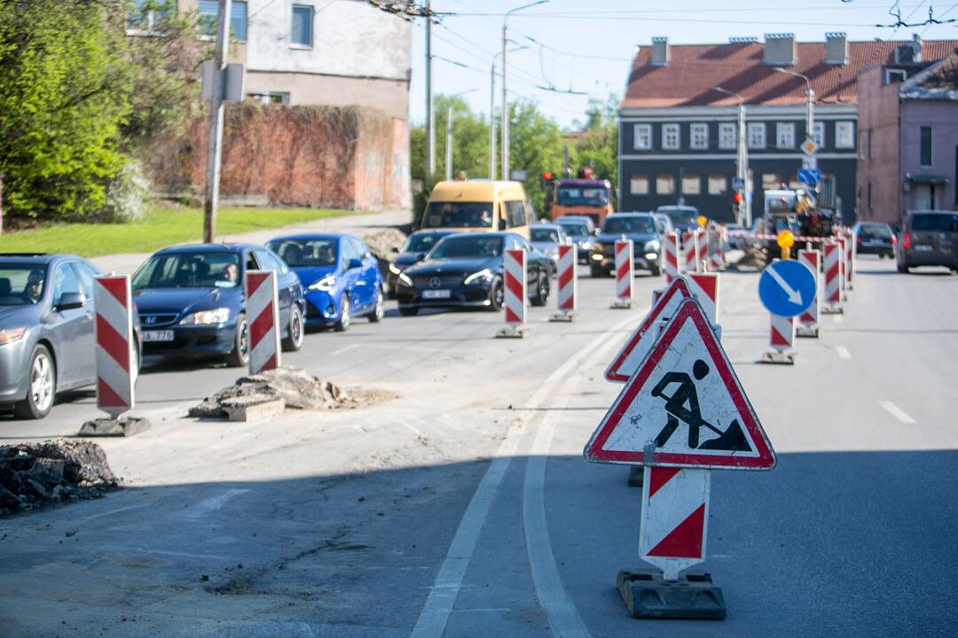 Eismo spūstys prieš Kauno pilies žiedinės sankryžos rekonstrukciją