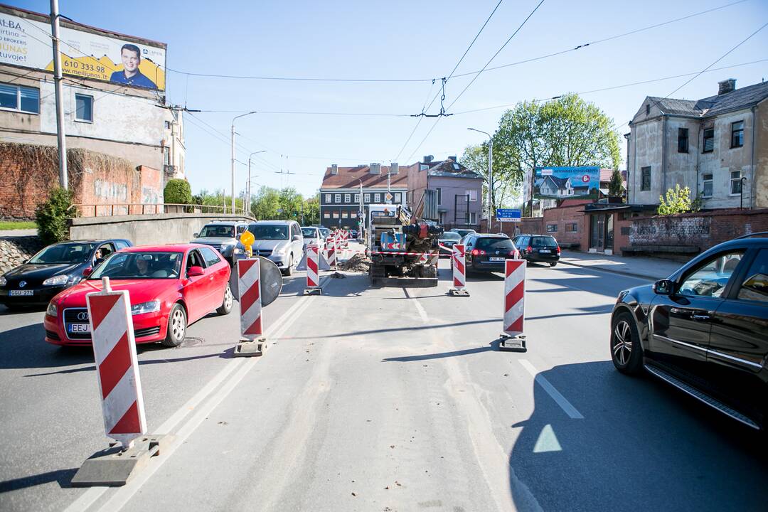 Eismo spūstys prieš Kauno pilies žiedinės sankryžos rekonstrukciją