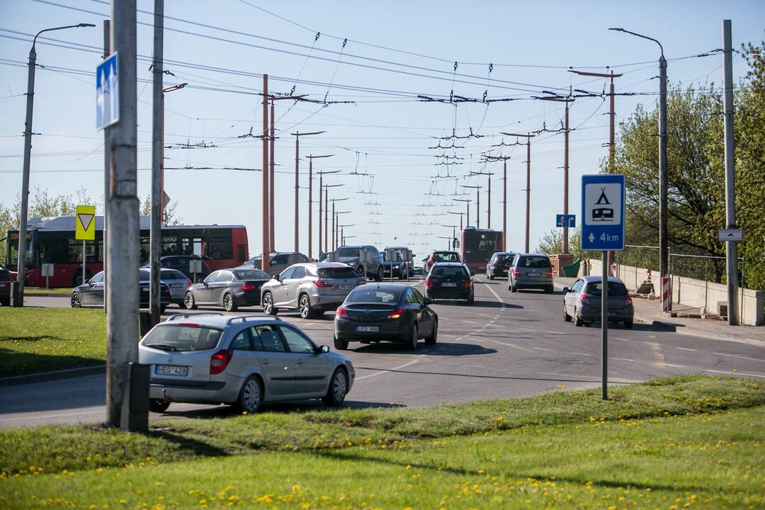 Eismo spūstys prieš Kauno pilies žiedinės sankryžos rekonstrukciją
