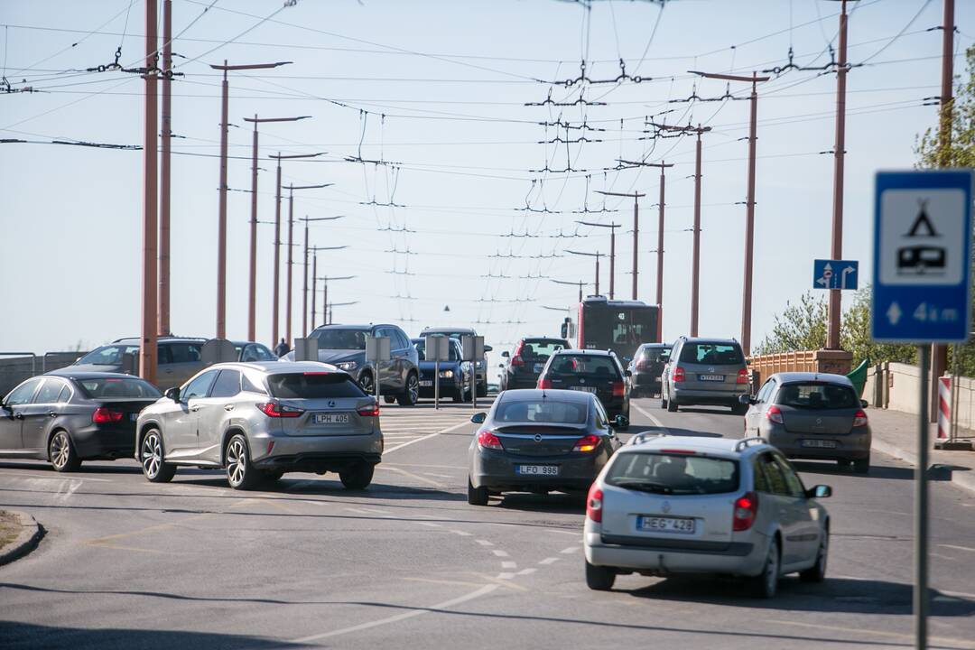 Eismo spūstys prieš Kauno pilies žiedinės sankryžos rekonstrukciją