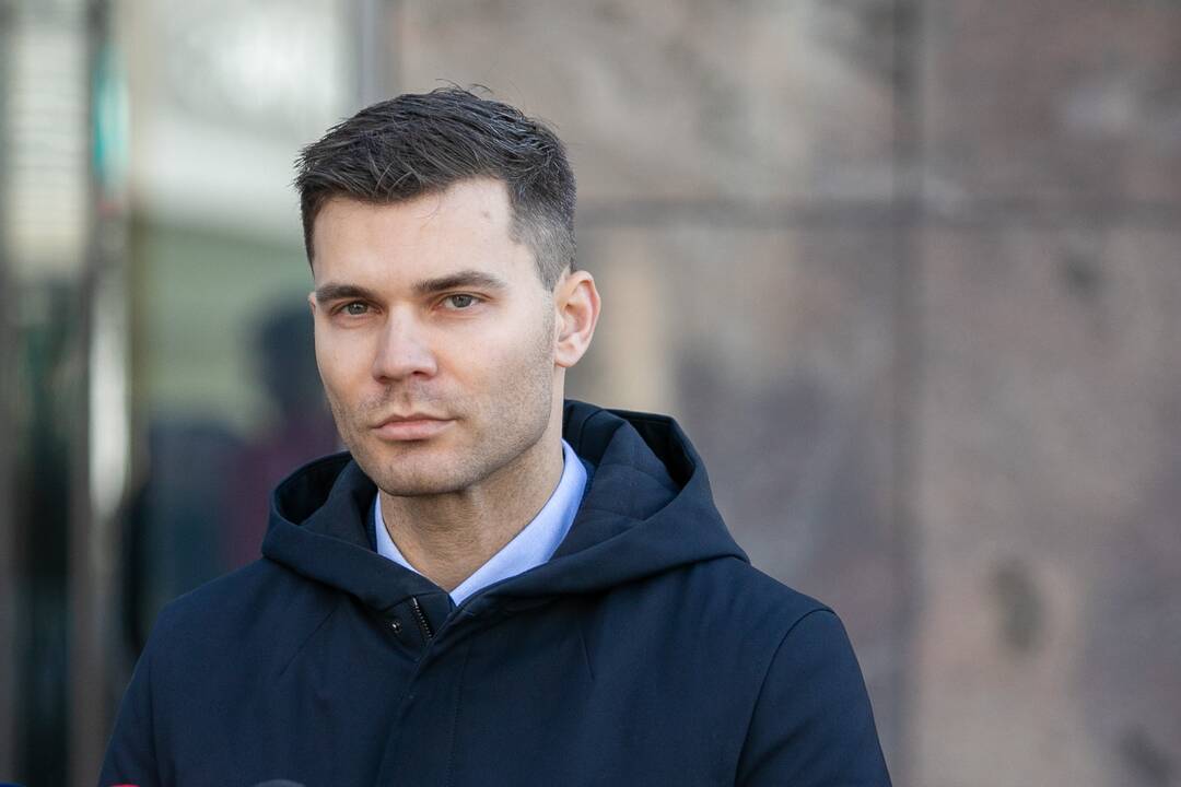 Teismas trims mėnesiams pratęsė Stepukonio intensyvią priežiūrą