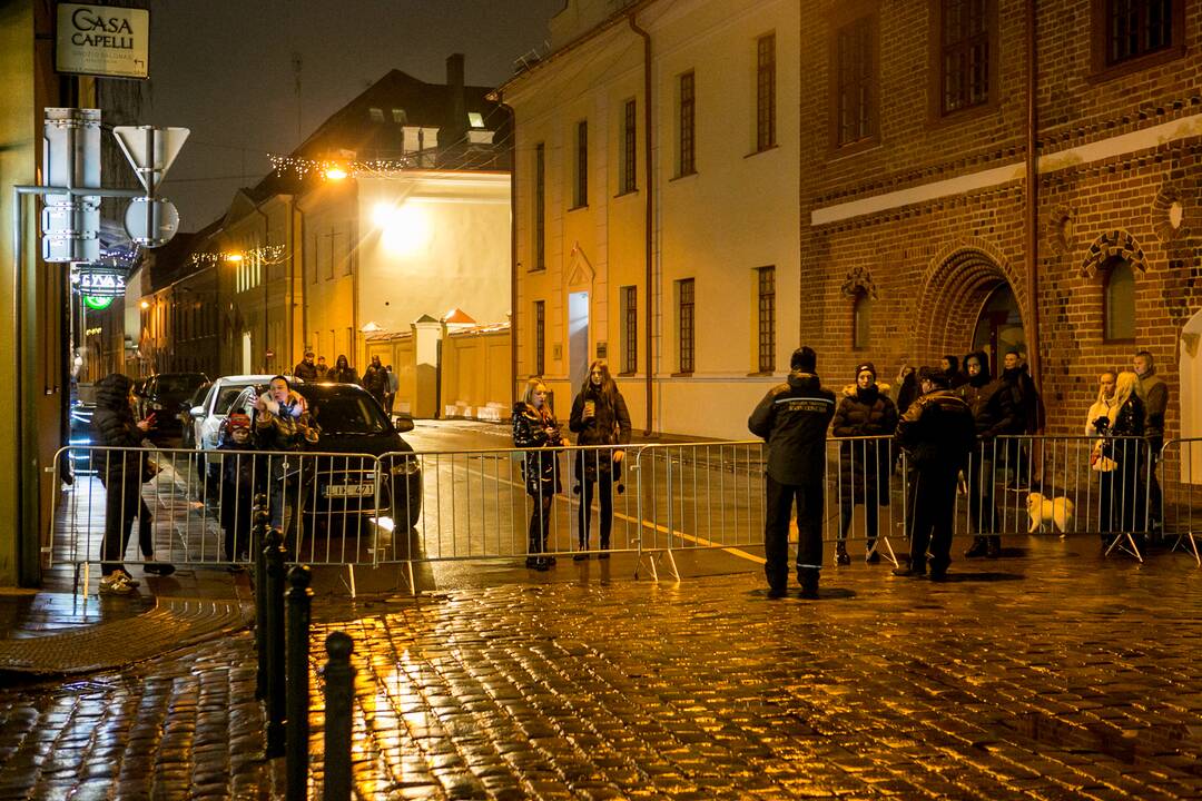 Kalėdų eglės įžiebimas: kauniečiai rinkosi prie tvorų