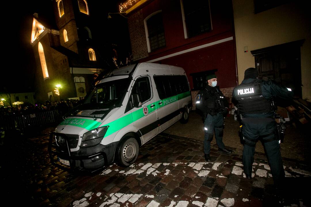 Kalėdų eglės įžiebimas: kauniečiai rinkosi prie tvorų