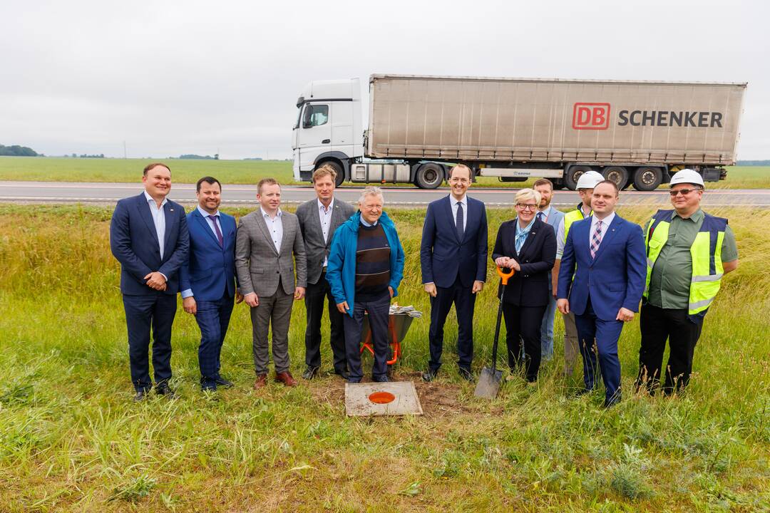 Pradedamas tiesti vienas ilgiausių automagistralės „Via Baltica“ ruožų