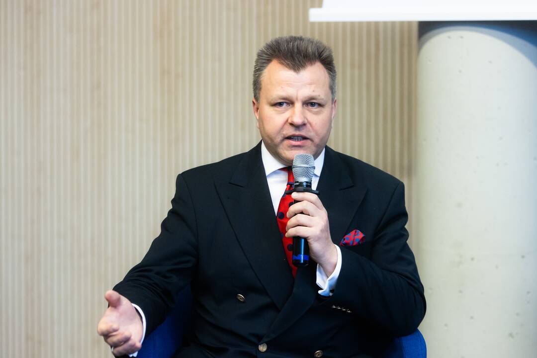 Mantas Adomėnas