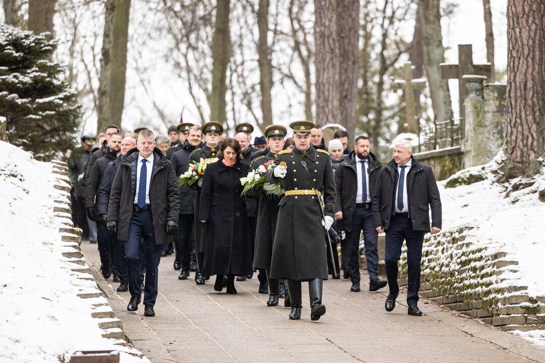 Žuvusiųjų pagerbimo ceremonija Antakalnio kapinėse