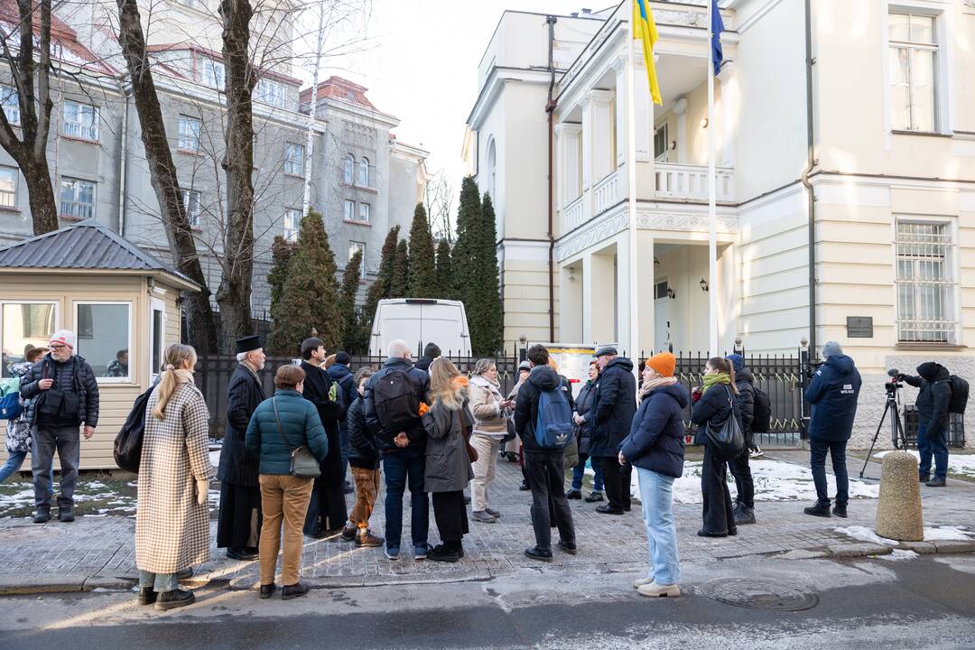Laisvosios Rusijos forumas prie Ukrainos ambasados surengė solidarumo akciją