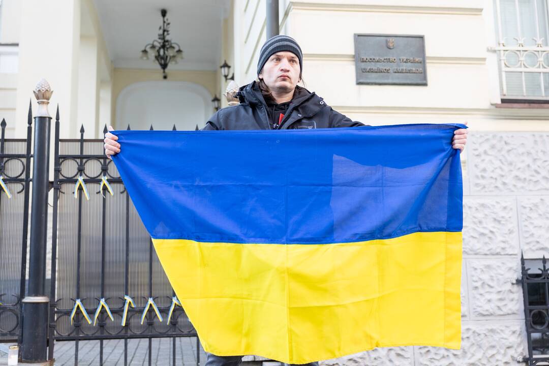 Laisvosios Rusijos forumas prie Ukrainos ambasados surengė solidarumo akciją