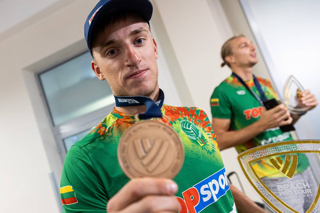 Tinklininkų P. Stankevičiaus ir A. Knašo sutikimas oro uoste