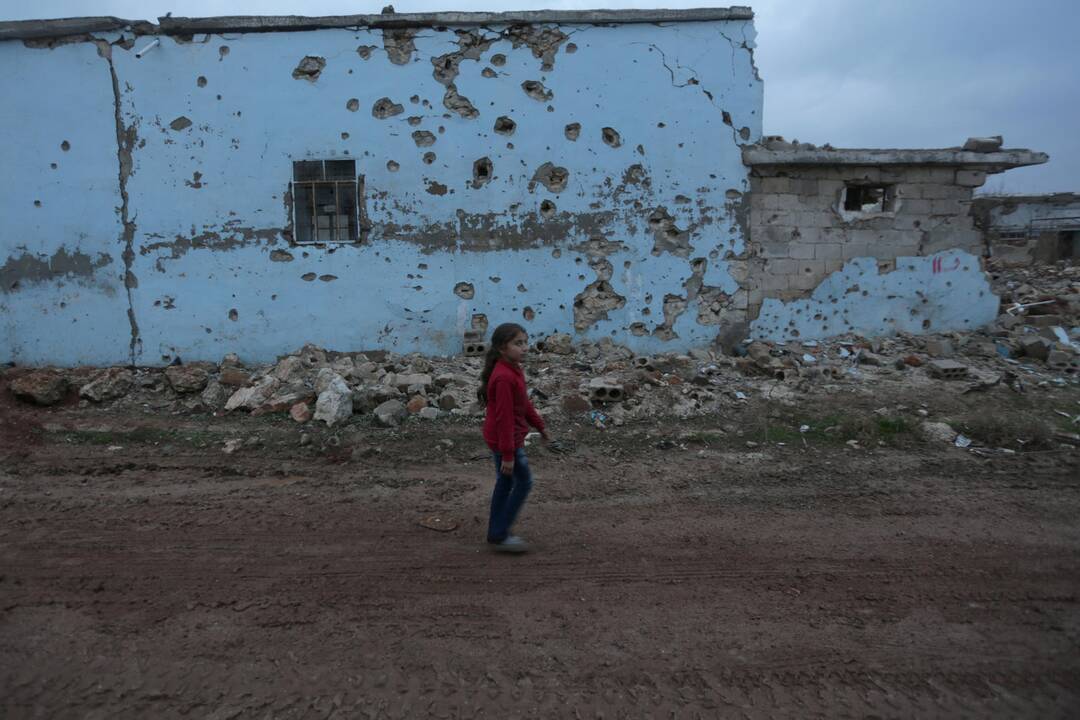 Sirijos kaime per aviacijos smūgius žuvo 22 civiliai
