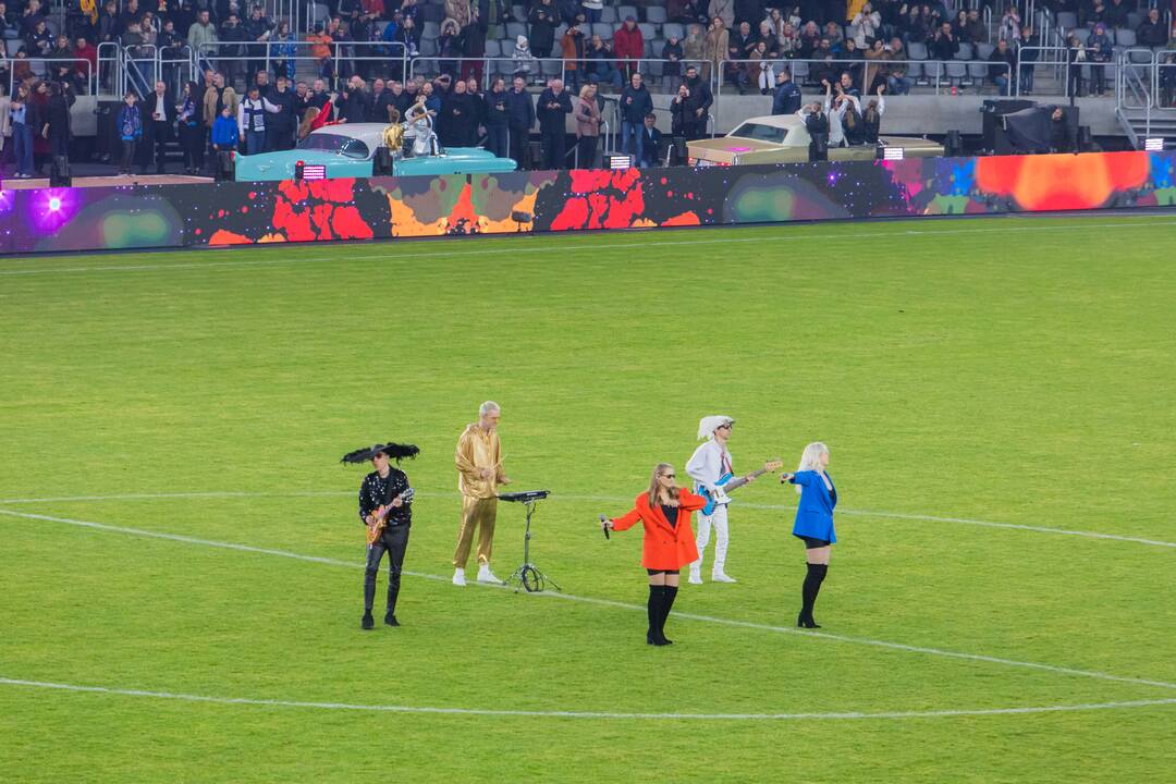Dariaus ir Girėno stadiono atidarymo koncertas