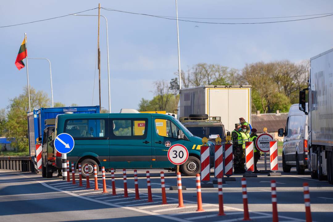 Vyriausybė ketina atšaukti draudimą atvykti užsieniečiams iš ES šalių