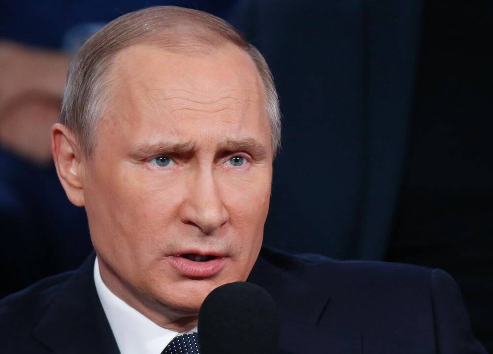 V. Putinas: JAV smūgis Sirijos oro pajėgų bazei – tarptautinės teisės pažeidimas