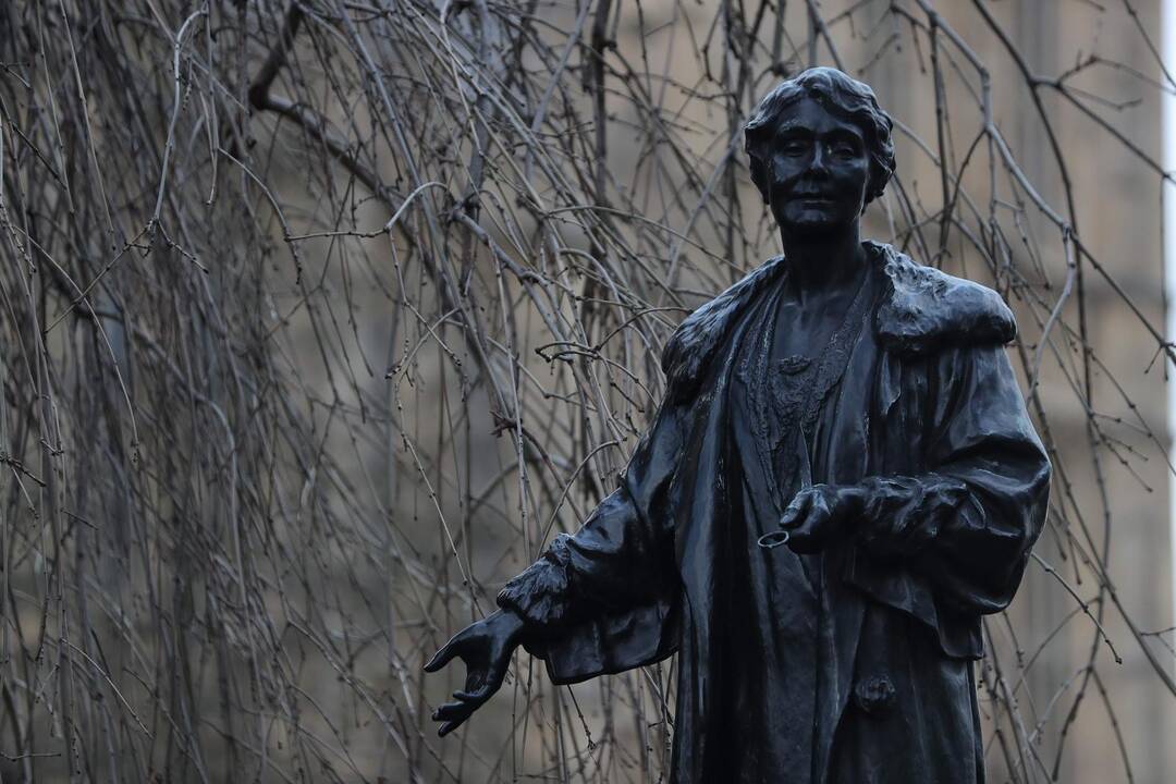 Emmeline Pankhurst  paminklas