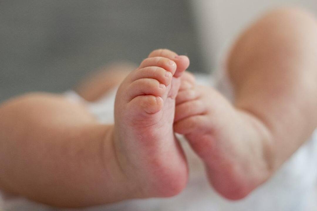 Moteris pagimdė septynis kilogramus sveriantį berniuką