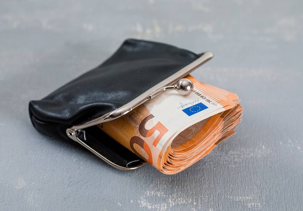 Lietuvos bankas pasakė, kiek kitąmet galėtų augti minimali alga
