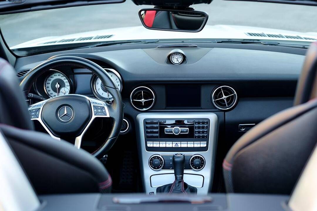 Nuo 2022 m. visi nauji automobiliai ES turės alkoblokus