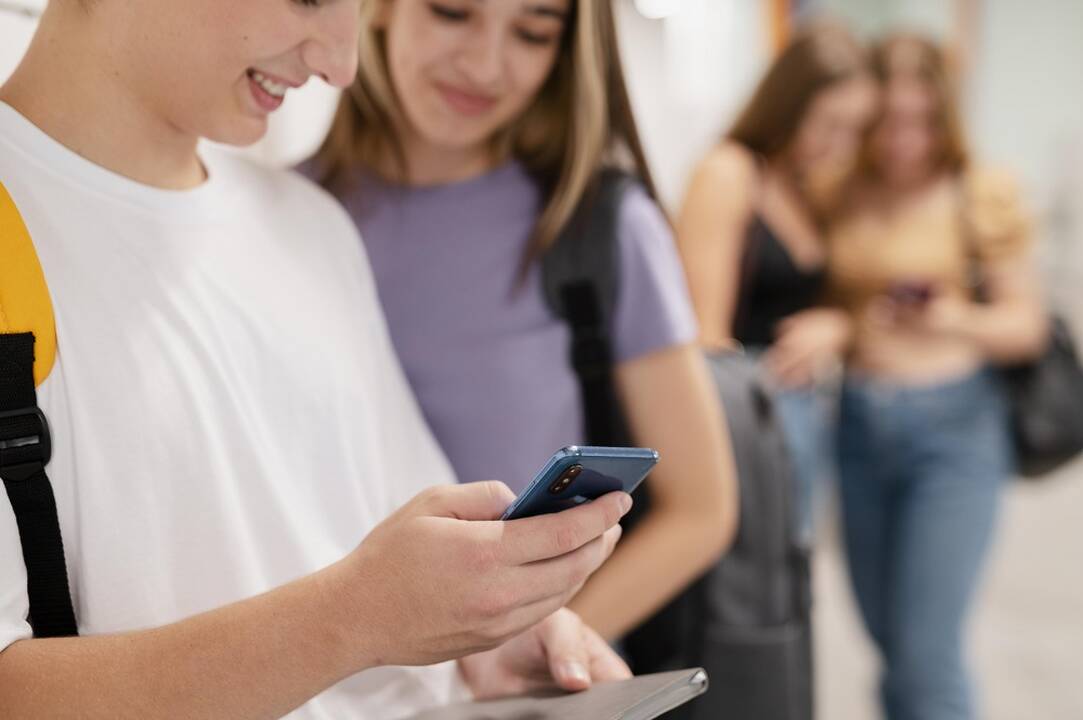 Telefonų draudimas mokyklose: turi tam tikrų abejonių