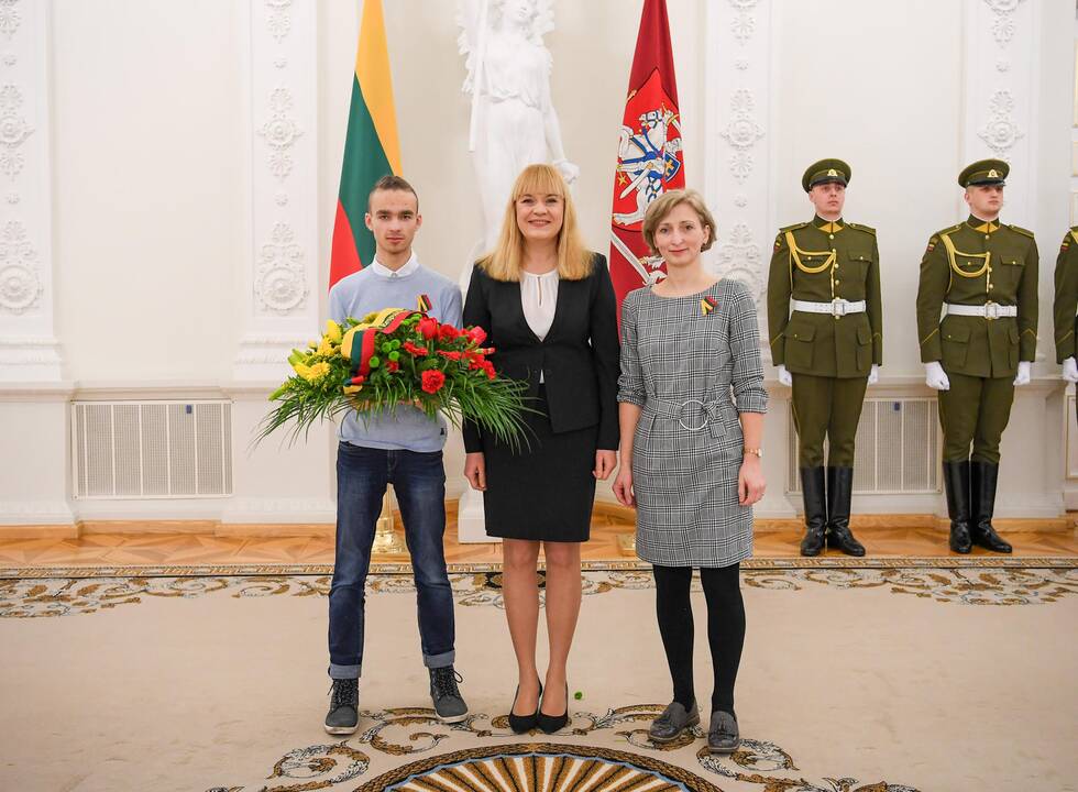 Prezidentūroje pagerbti Vasario 16-osios akto signatarai