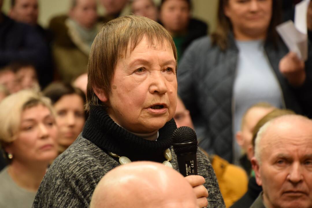 Darbėnų bendruomenės susitikimas su gamyklos atstovais