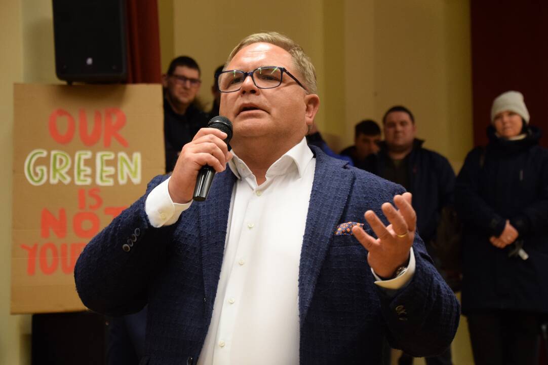 Darbėnų bendruomenės susitikimas su gamyklos atstovais