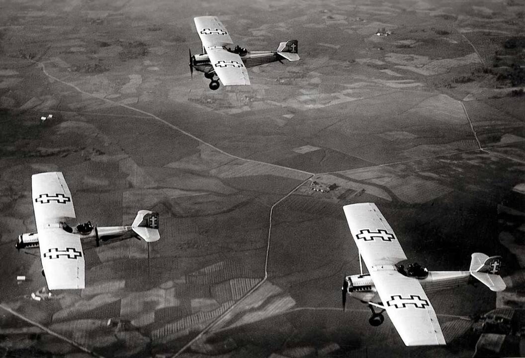 1938 m. J. Miežlaiškio užfiksuotas skautų paradas