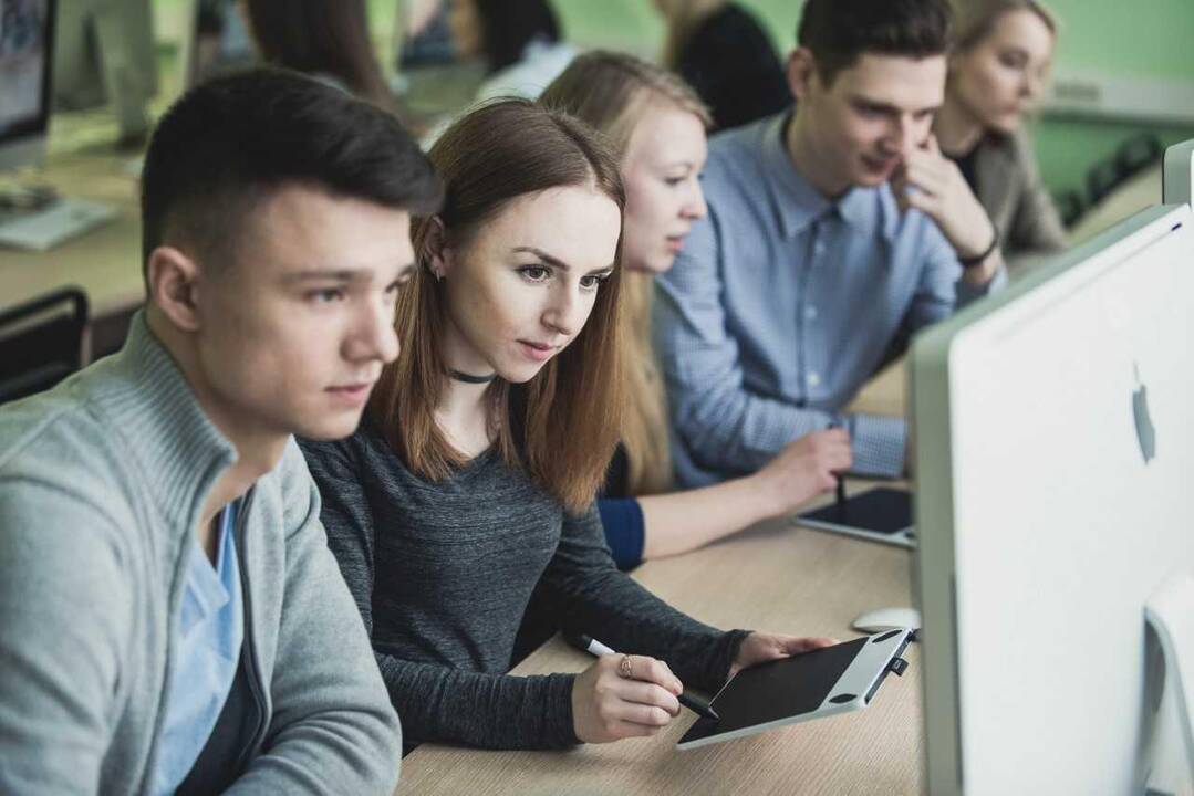 Kokiems IT specialistams darbdaviai pasirengę mokėti dvigubai?