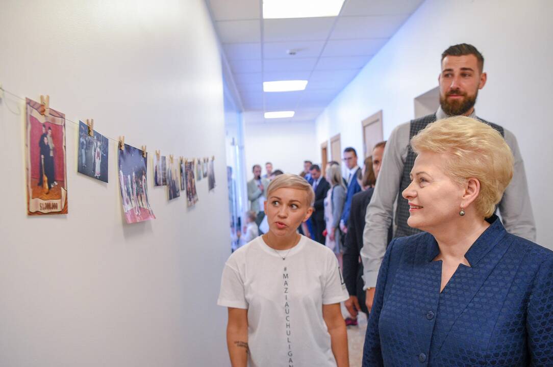 D. Grybauskaitė ir J. Valančiūnas atidarė paauglių dienos namus