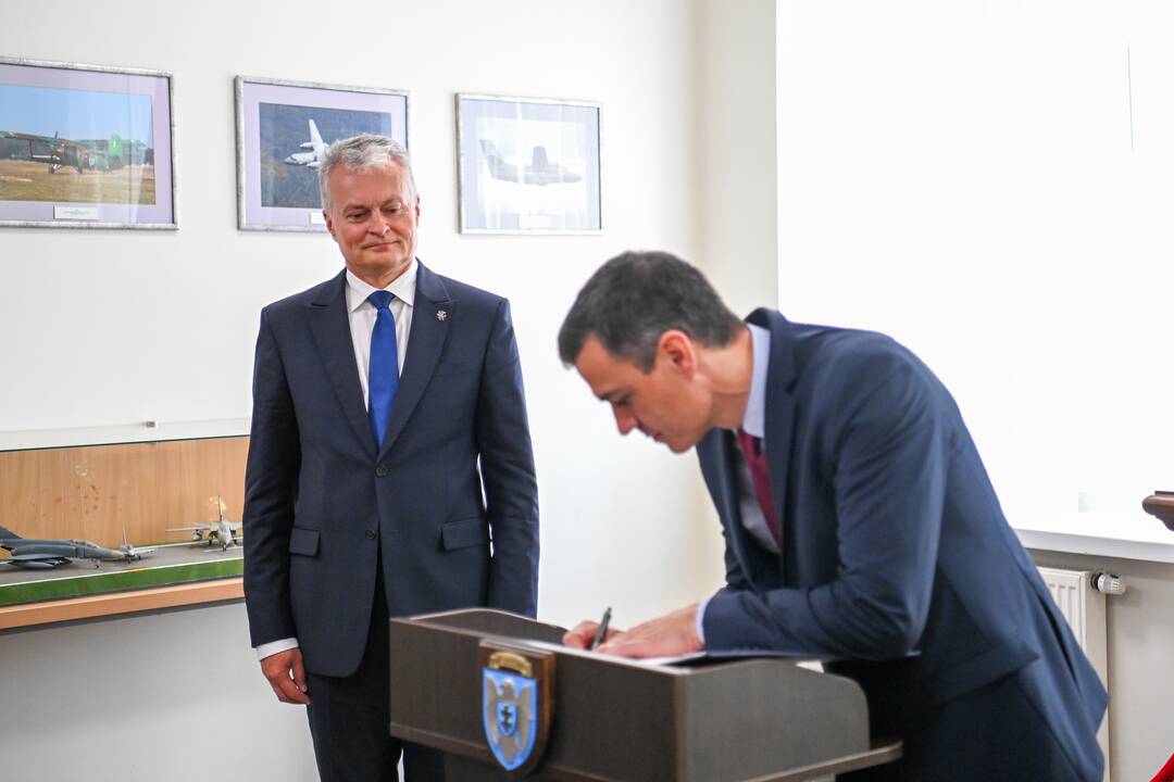 Pedro Sanchezas ir Gitanas Nausėda