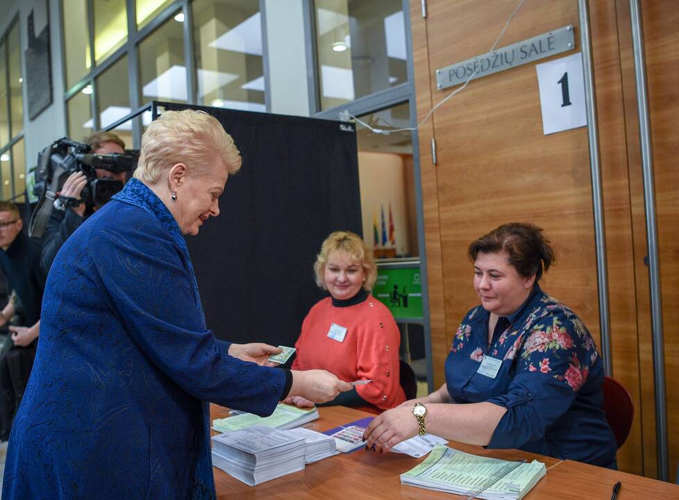 D. Grybauskaitė balsavo savivaldos rinkimuose