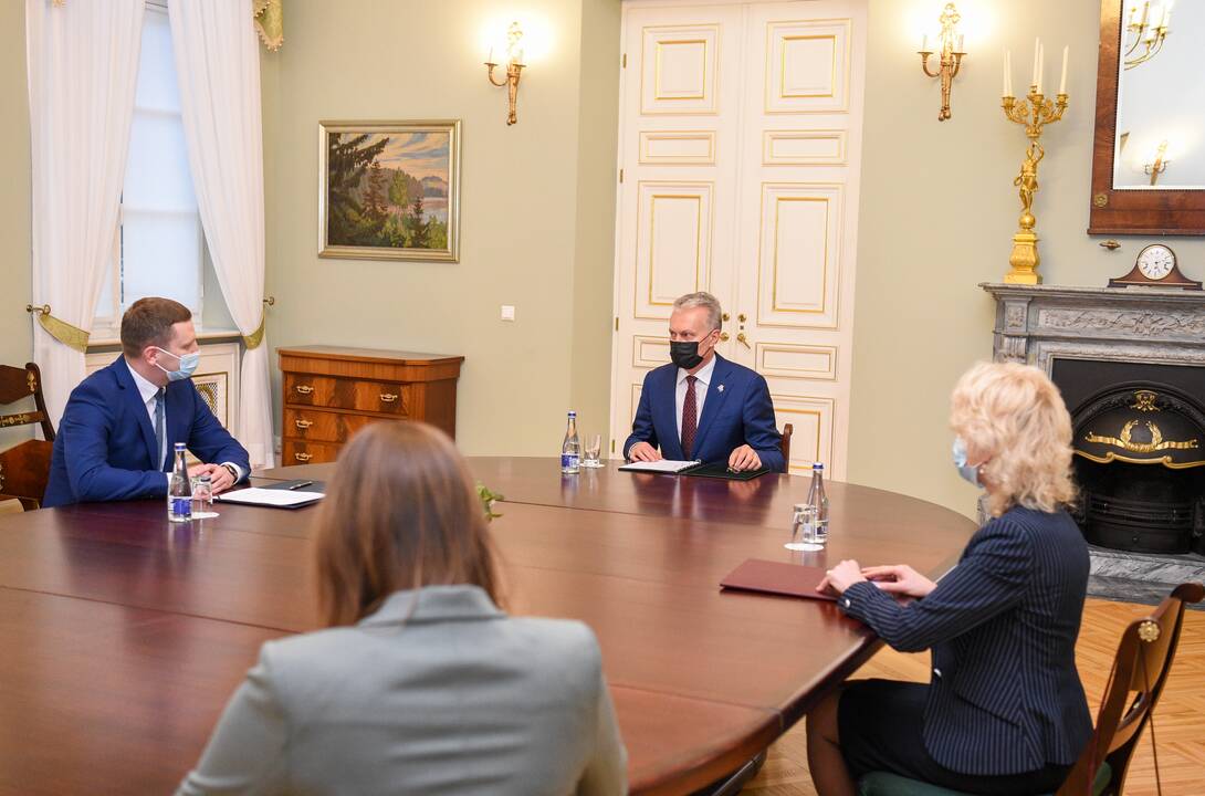 Prezidentas susitiko su S. Kairiu