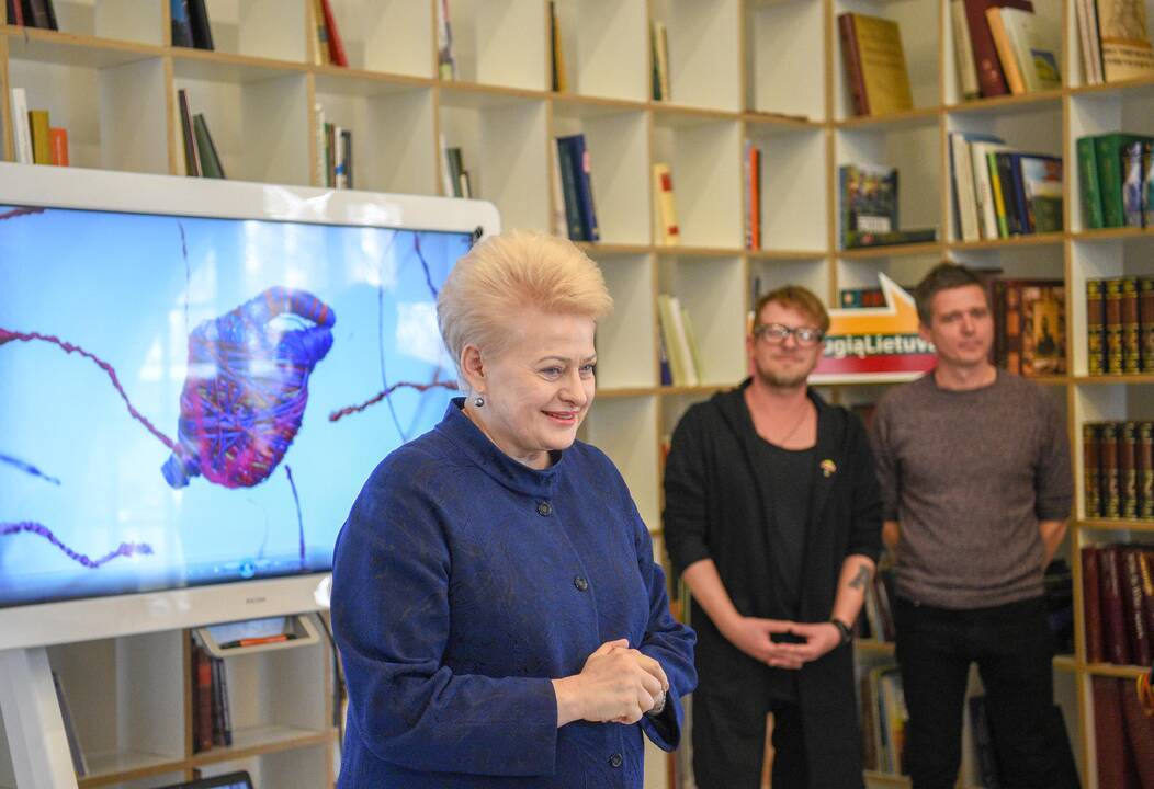 Prezidentė dalyvavo velykinėse edukacinėse dirbtuvėse