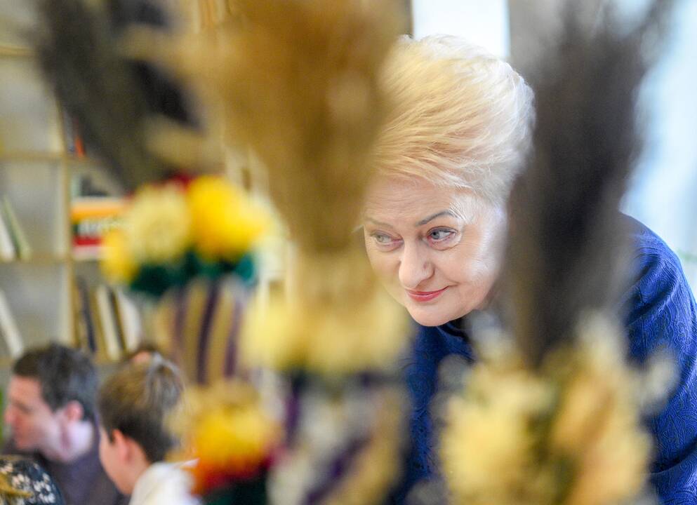 Prezidentė dalyvavo velykinėse edukacinėse dirbtuvėse