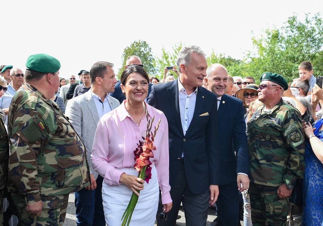 G. Nausėda atidengė A. Smetonos paminklą