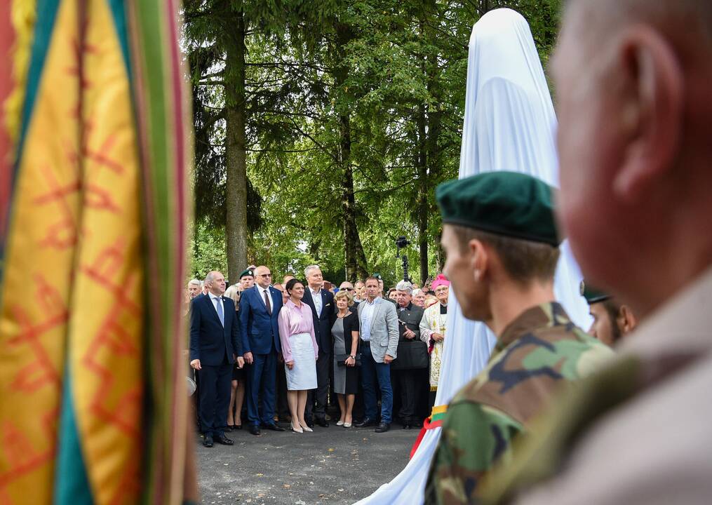 G. Nausėda atidengė A. Smetonos paminklą
