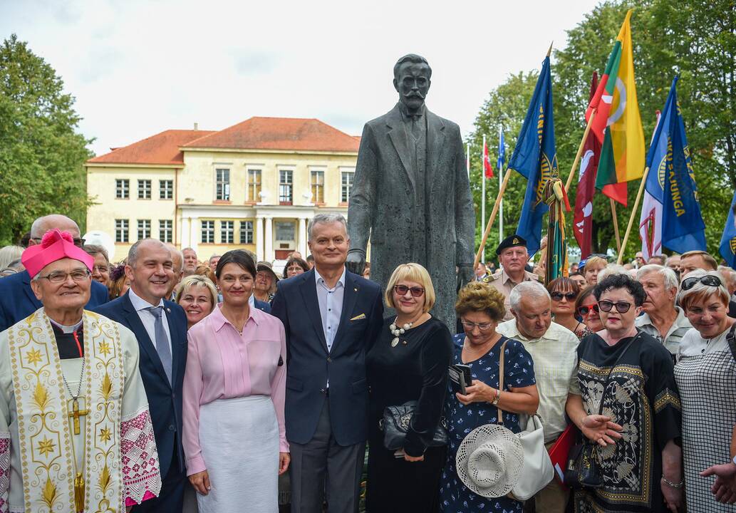 G. Nausėda atidengė A. Smetonos paminklą